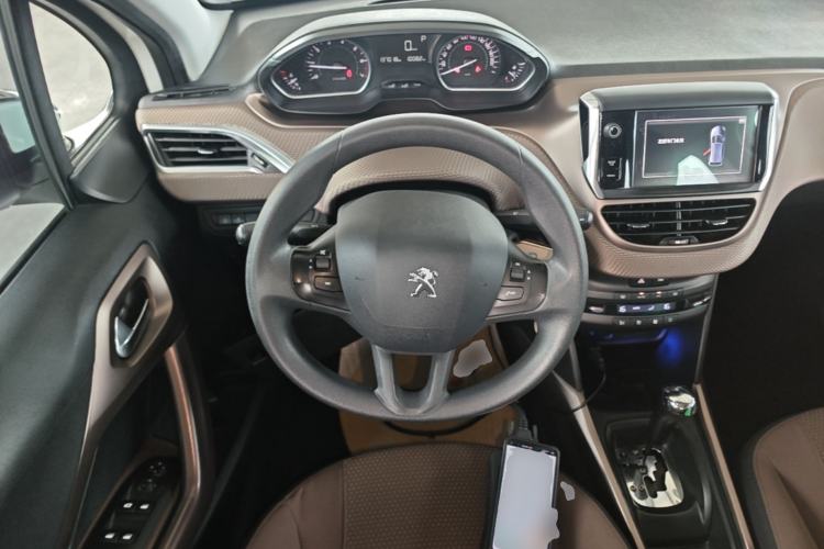 Used Peugeot 2008 2015 1.6THP Automatic Fashion Edition Steering Wheel