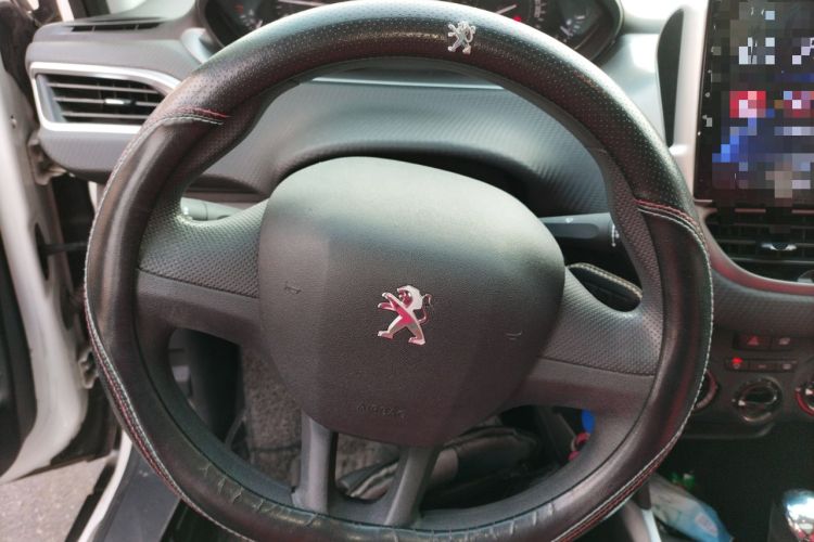 Used Peugeot 2008 2015 1.6L Automatic Playcool Edition Steering Wheel