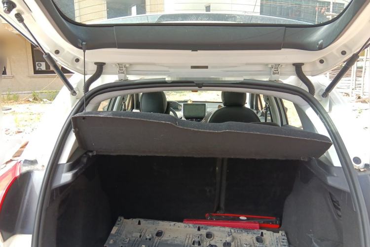 Used Peugeot 2008 2015 1.6THP Automatic Fashion Edition Trunk