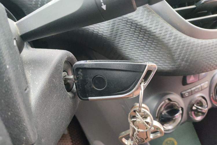 Used Peugeot 2008 2015 1.6L Automatic Playcool Edition Vehicle Key