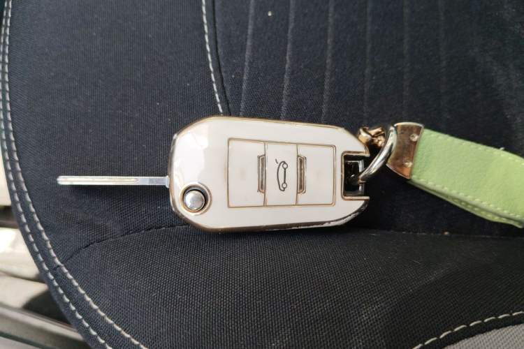 Used Peugeot 2008 2015 1.6L Automatic Playcool Edition Vehicle Key