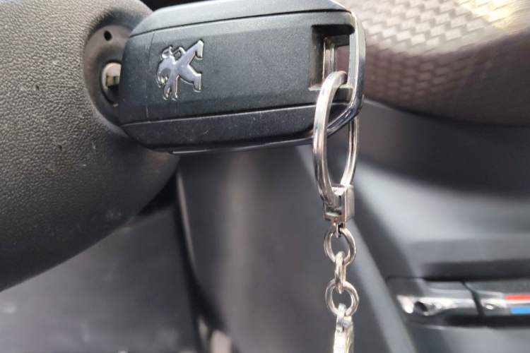 Used Peugeot 2008 2015 1.6THP Automatic Fashion Edition Vehicle Key