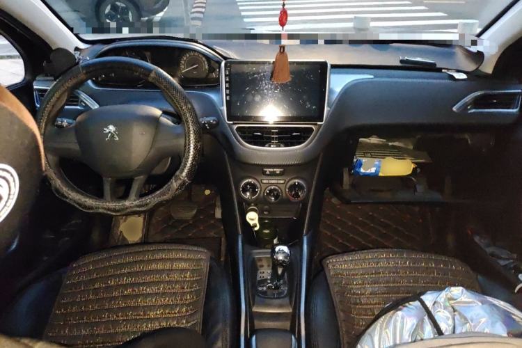 Used Peugeot 2008 2015 1.6L Automatic Playcool Edition Center Console