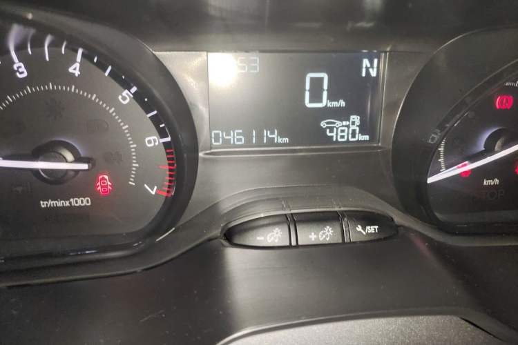 Used Peugeot 2008 2015 1.6L Automatic Playcool Edition Odometer Close Up