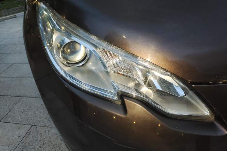 Used Peugeot 2008 2015 1.6L Automatic Playcool Edition Right Front Headlight
