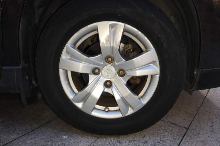 Used Peugeot 2008 2015 1.6L Automatic Playcool Edition Right Front Wheel Hub
