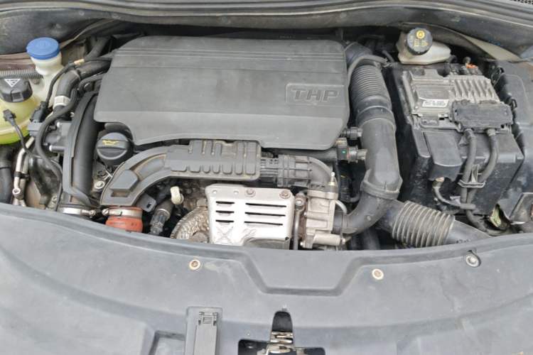 Used Peugeot 2008 2016 230THP Automatic Fashion Edition Engine Bay