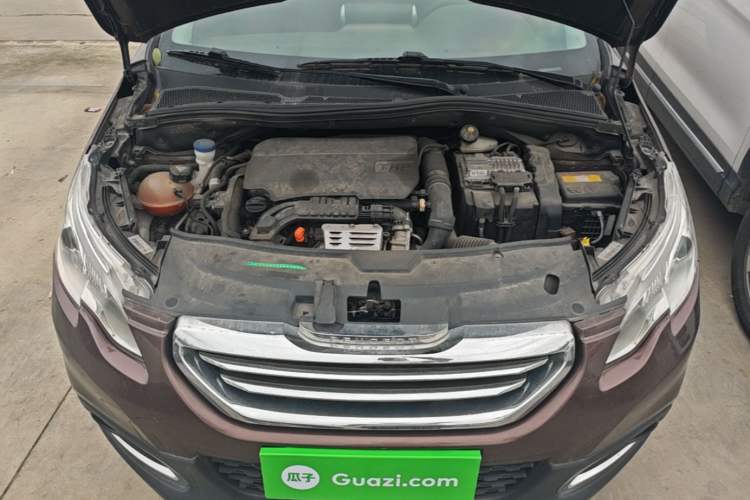 Used Peugeot 2008 2016 230THP Automatic Fashion Edition Engine Bay