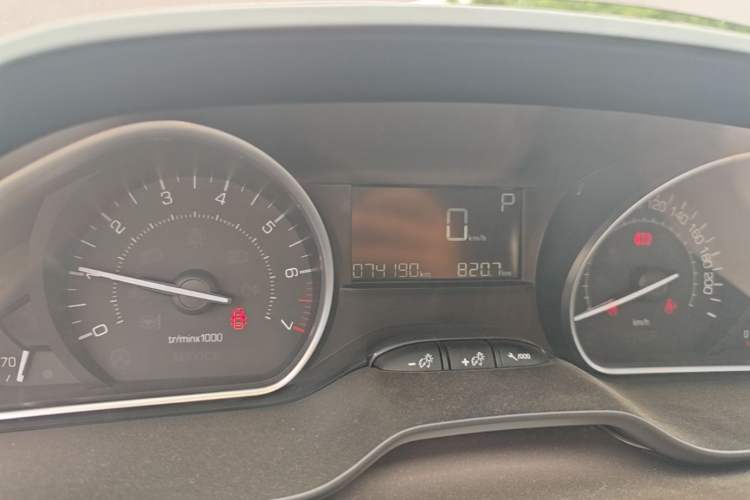 Used Peugeot 2008 2016 230THP Automatic Fashion Edition Instrument Cluster