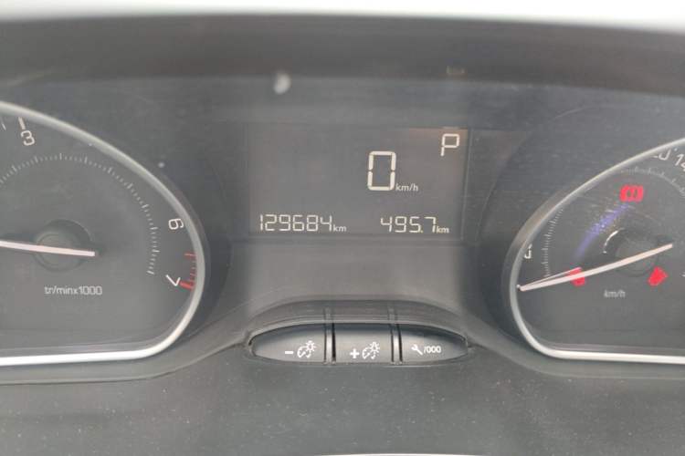 Used Peugeot 2008 2016 230THP Automatic Fashion Edition Odometer Close Up