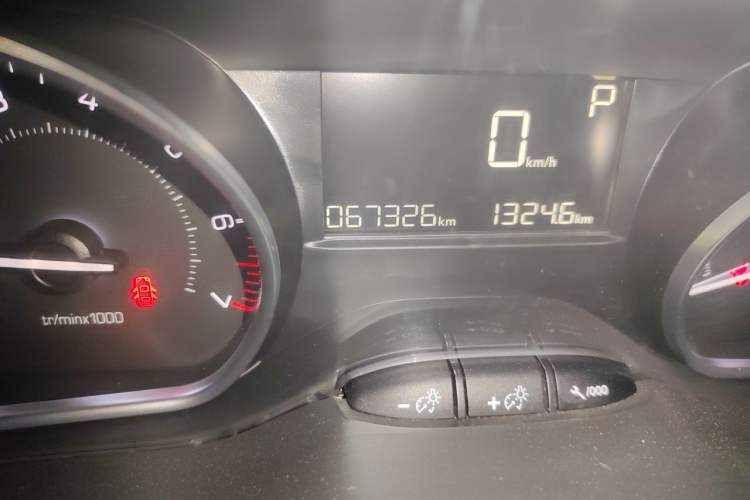 Used Peugeot 2008 2016 230THP Automatic Fashion Edition Odometer Close Up