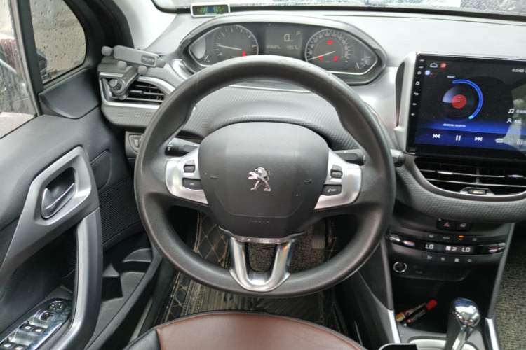 Used Peugeot 2008 2016 230THP Automatic Fashion Edition Steering Wheel