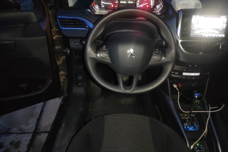 Used Peugeot 2008 2016 230THP Automatic Fashion Edition Steering Wheel