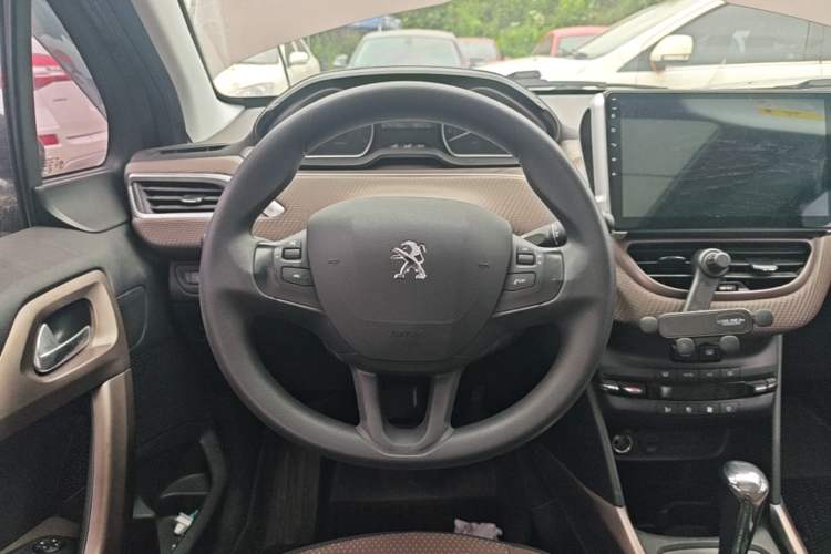 Used Peugeot 2008 2016 230THP Automatic Fashion Edition Steering Wheel