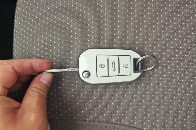 Used Peugeot 2008 2016 230THP Automatic Fashion Edition Vehicle Key