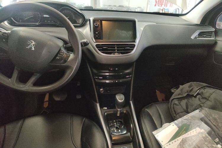 Used Peugeot 2008 2016 230THP Automatic Fashion Edition Audio And AC Panel