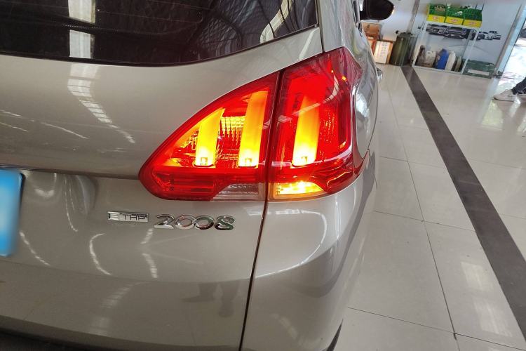 Used Peugeot 2008 2016 230THP Automatic Fashion Edition Exterior 6