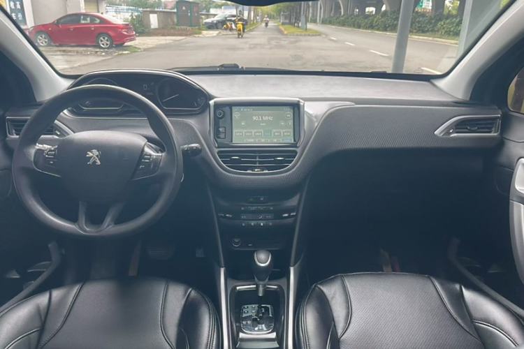 Used Peugeot 2008 2016 230THP Automatic Fashion Edition Interior 5