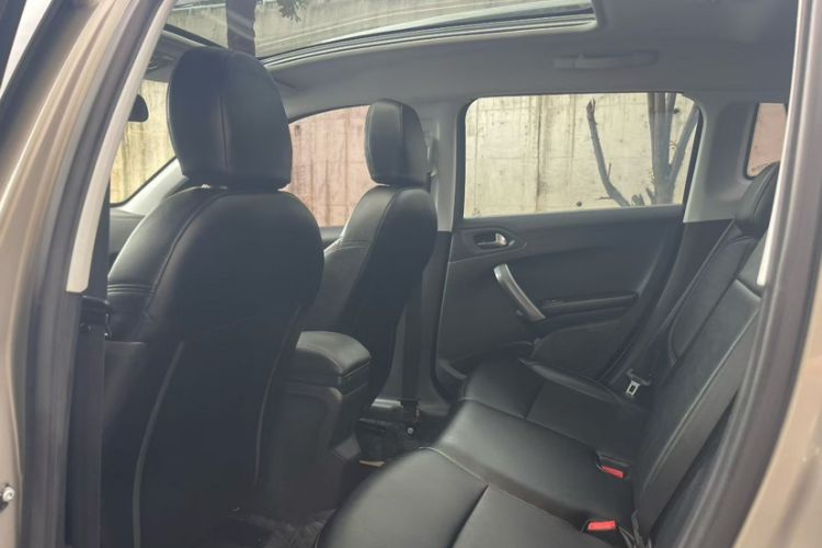 Used Peugeot 2008 2016 230THP Automatic Fashion Edition Interior 7