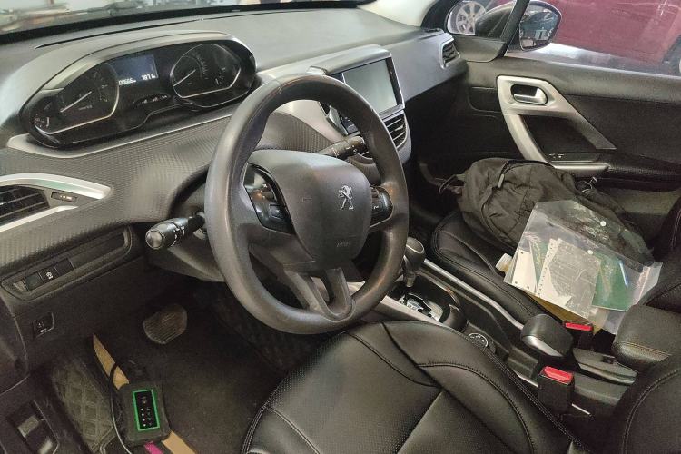 Used Peugeot 2008 2016 230THP Automatic Fashion Edition Steering Wheel