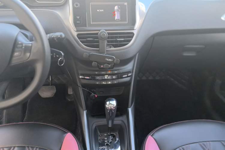 Used Peugeot 2008 2016 230THP Automatic Fashion Edition Audio And AC Panel