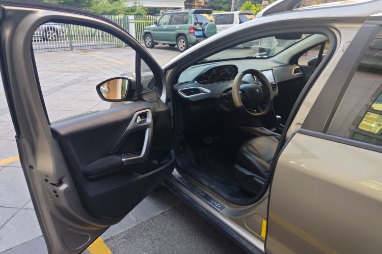 Used Peugeot 2008 2016 230THP Automatic Fashion Edition Driver Seat