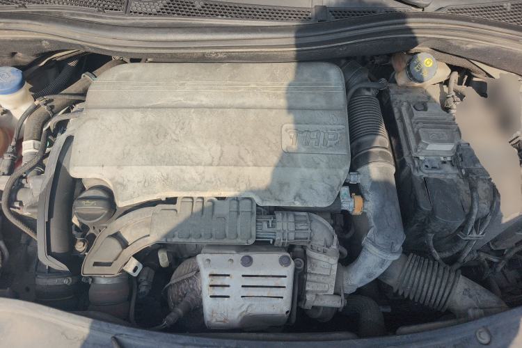Used Peugeot 2008 2016 230THP Automatic Fashion Edition Engine Bay