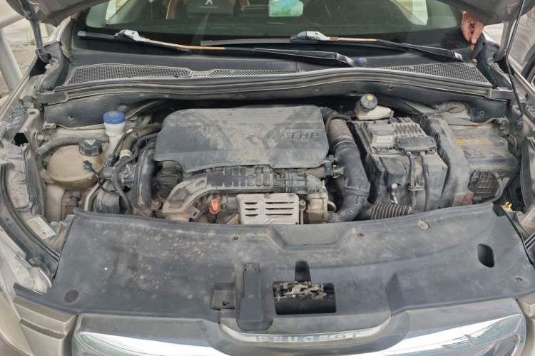 Used Peugeot 2008 2016 230THP Automatic Fashion Edition Engine Bay