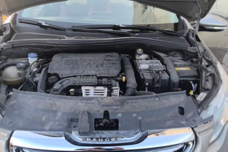 Used Peugeot 2008 2016 230THP Automatic Fashion Edition Engine Bay