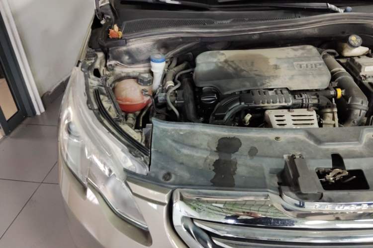 Used Peugeot 2008 2016 230THP Automatic Fashion Edition Engine Bay Right