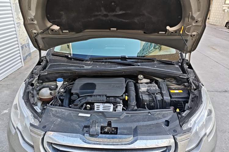Used Peugeot 2008 2016 230THP Automatic Fashion Edition Engine Bay