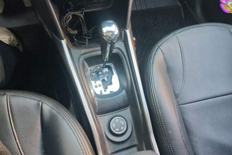 Used Peugeot 2008 2016 230THP Automatic Fashion Edition Gear Lever