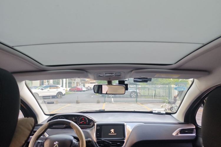 Used Peugeot 2008 2016 230THP Automatic Fashion Edition Headliner