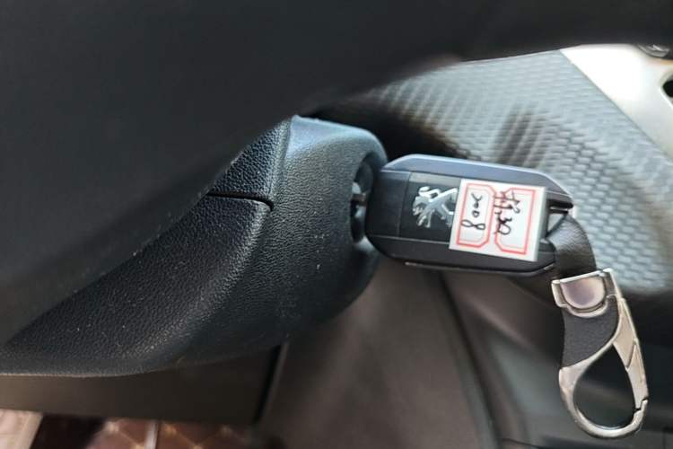 Used Peugeot 2008 2016 230THP Automatic Fashion Edition Interior 1