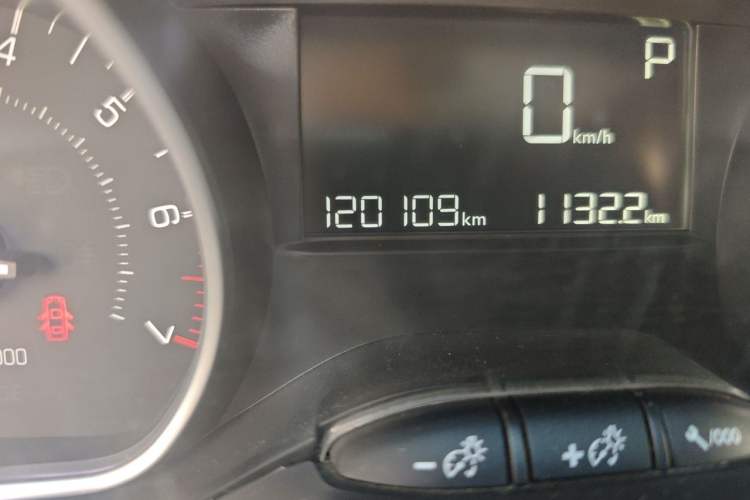 Used Peugeot 2008 2016 230THP Automatic Fashion Edition Odometer Close Up