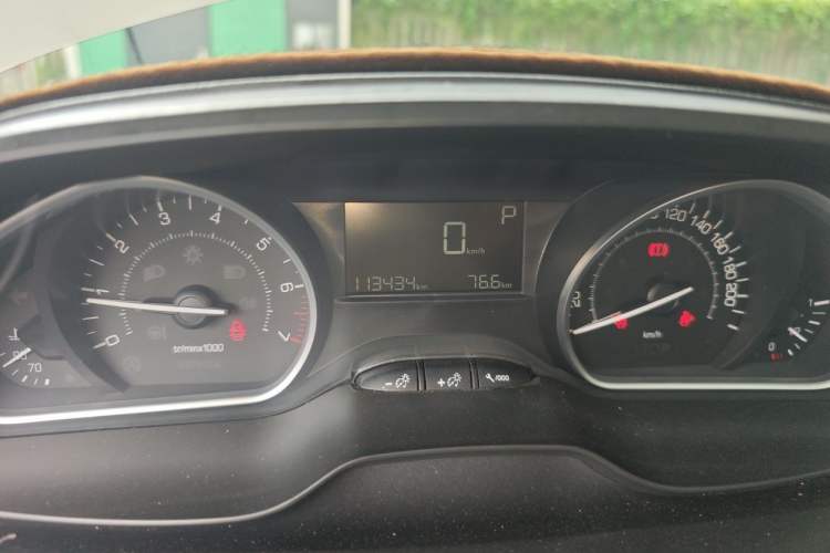 Used Peugeot 2008 2016 230THP Automatic Fashion Edition Odometer Close Up