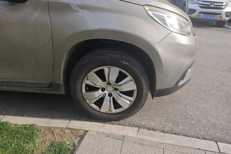 Used Peugeot 2008 2016 230THP Automatic Fashion Edition Right Front Wheel Hub