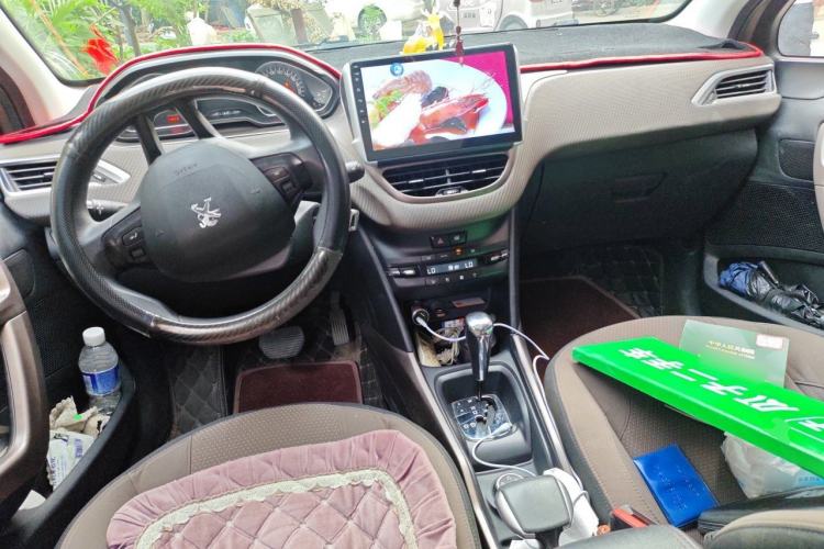Used Peugeot 2008 2016 230THP Automatic Fashion Edition Center Console