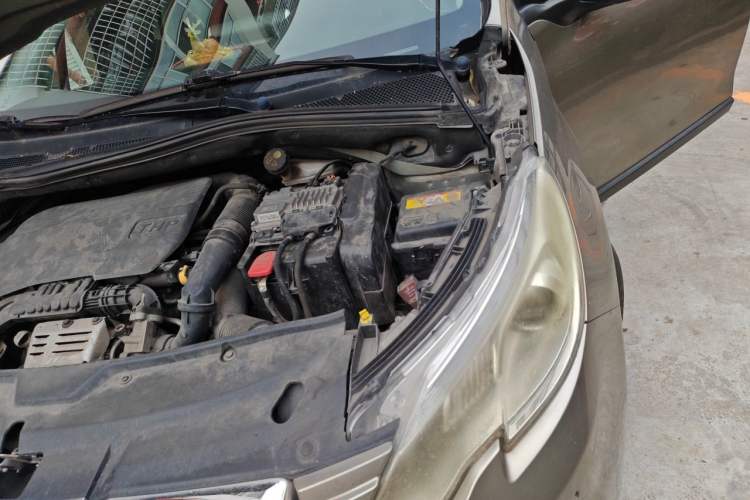 Used Peugeot 2008 2016 230THP Automatic Fashion Edition Engine Bay Left