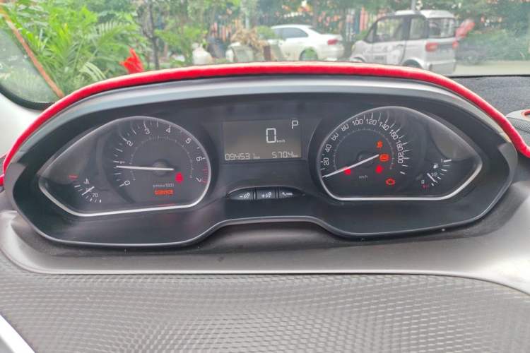 Used Peugeot 2008 2016 230THP Automatic Fashion Edition Odometer Close Up