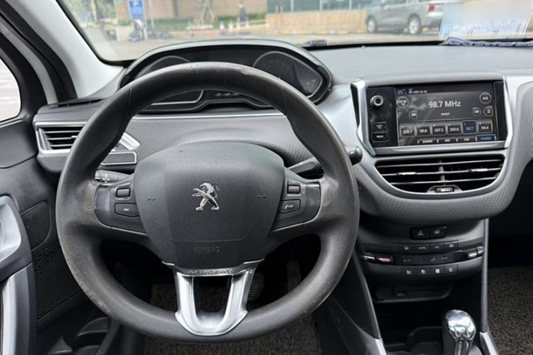 Used Peugeot 2008 2016 230THP Automatic Fashion Edition Exterior 10