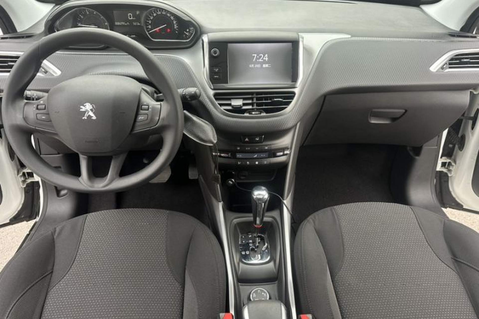 Used Peugeot 2008 2016 230THP Automatic Fashion Edition Interior 1