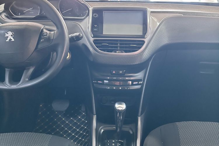 Used Peugeot 2008 2016 230THP Automatic Fashion Edition Interior 1