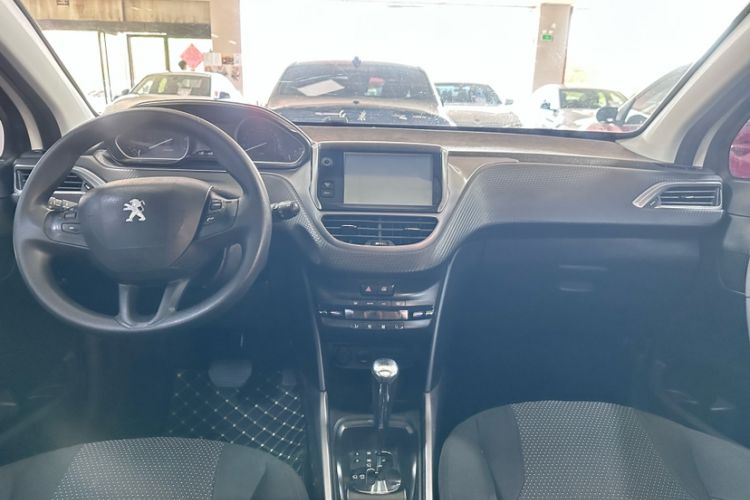 Used Peugeot 2008 2016 230THP Automatic Fashion Edition Interior 13