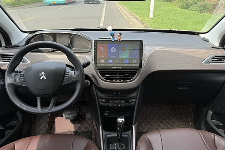 Used Peugeot 2008 2016 230THP Automatic Fashion Edition Interior 2