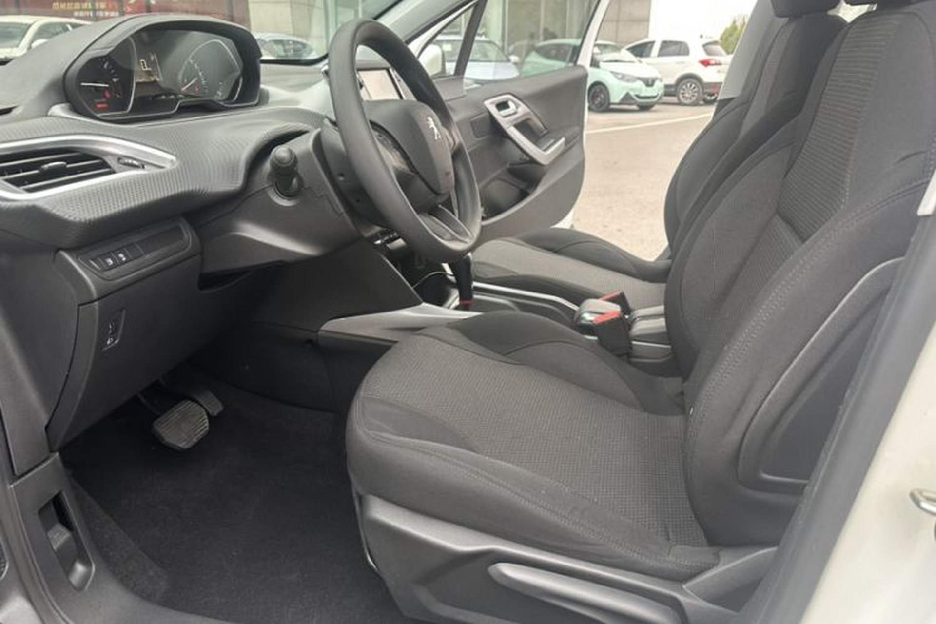 Used Peugeot 2008 2016 230THP Automatic Fashion Edition Interior 2