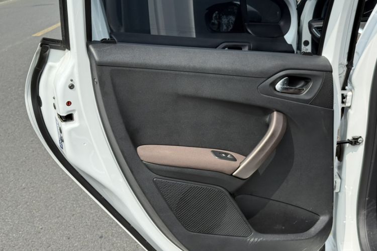 Used Peugeot 2008 2016 230THP Automatic Fashion Edition Interior 3