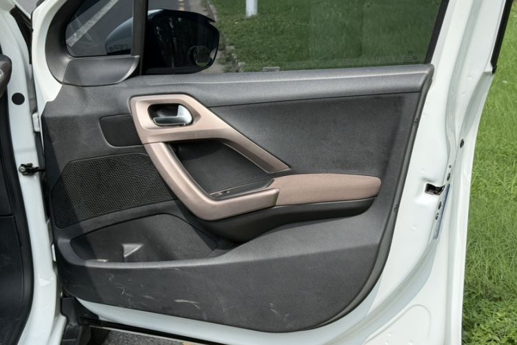 Used Peugeot 2008 2016 230THP Automatic Fashion Edition Interior 4