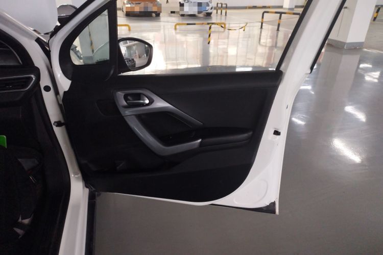 Used Peugeot 2008 2016 230THP Automatic Fashion Edition Interior 5