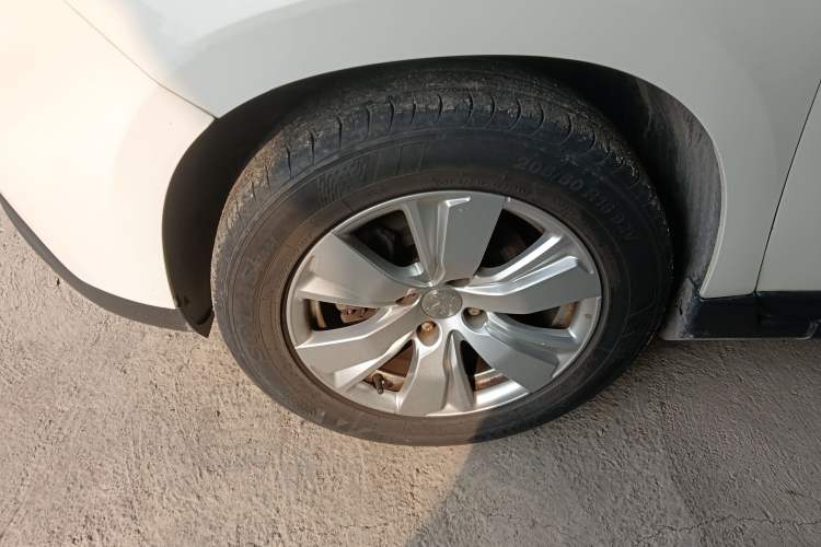 Used Peugeot 2008 2016 230THP Automatic Fashion Edition Left Front Wheel Hub